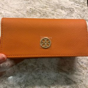 Sunglasses/eyeglasses case